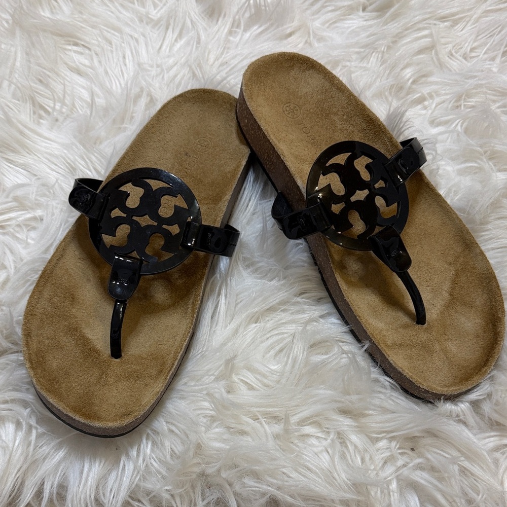 TORY BURCH MILLER Black Logo Thong Sandals with Tan Footbed Sz 8.5